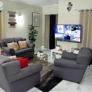 Spacious Luxury 3 Bed In Kingston